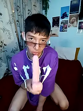 Snapshot of heyy_noah11 chatting on 18, 10, 2025 heyy noah11 online show from 18, 10, 2025