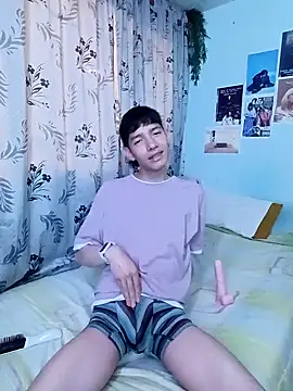 Snapshot of heyy_noah11 chatting on 21, 10, 2025 heyy noah11 online show from 21, 10, 2025