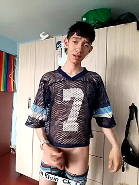 Snapshot of heyy_noah11 chatting on 21, 10, 2025 heyy noah11 online show from 21, 10, 2025