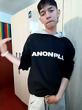 Snapshot of heyy_noah11 chatting on 26, 10, 2025 heyy noah11 online show from 26, 10, 2025