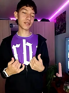 Snapshot of heyy_noah11 chatting on 3, 11, 2025 heyy noah11 online show from 3, 11, 2025