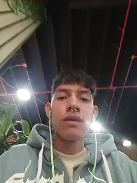 Snapshot of heyy_noah11 chatting on 16, 11, 2025 heyy noah11 online show from 16, 11, 2025