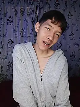 Snapshot of heyy_noah11 chatting on 22, 11, 2025 heyy noah11 online show from 22, 11, 2025