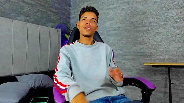 jhojan foxxx  online show from 10, 11, 2025