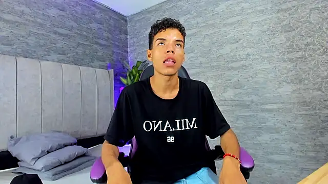 jhojan foxxx  online show from 19, 11, 2025