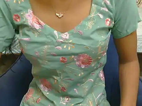 Snapshot of hii_tanisha chatting on 22, 10, 2025 hii tanisha online show from 22, 10, 2025