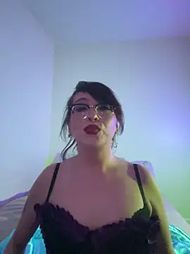 Snapshot of MiniMonroe chatting on 12, 10, 2025 MiniMonroe online show from 12, 10, 2025