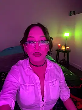 Snapshot of MiniMonroe chatting on 15, 10, 2025 MiniMonroe online show from 15, 10, 2025