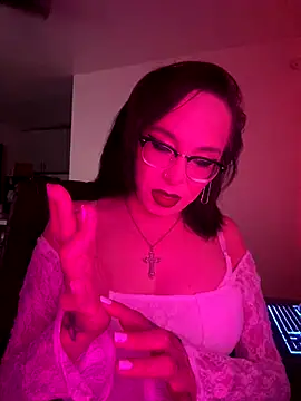 Snapshot of MiniMonroe chatting on 17, 10, 2025 MiniMonroe online show from 17, 10, 2025