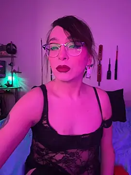 Snapshot of MiniMonroe chatting on 15, 11, 2025 MiniMonroe online show from 15, 11, 2025