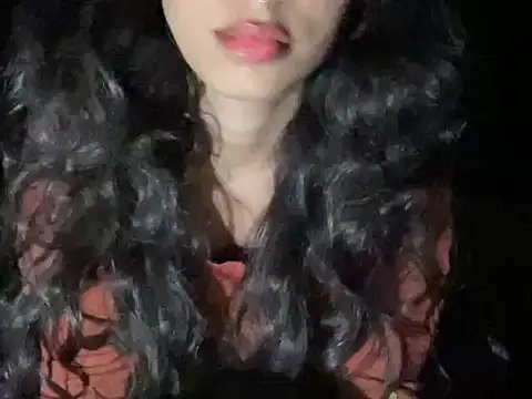 Snapshot of youngriri2 chatting on 18, 10, 2025 youngriri2 online show from 18, 10, 2025