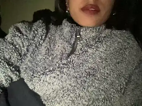 Snapshot of youngriri2 chatting on 16, 11, 2025 youngriri2 online show from 16, 11, 2025