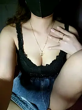 LinaCii online show from 31, 10, 2025