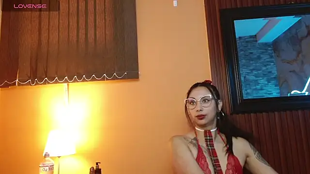 Snapshot of marilyncandy303av chatting on 7, 11, 2025 marilyncandy303av online show from 7, 11, 2025