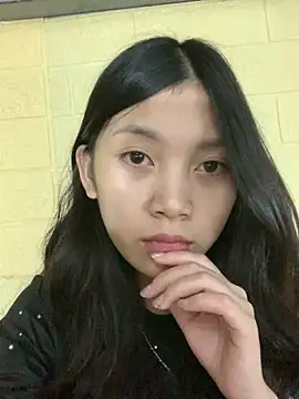 Snapshot of linh-lan1 chatting on 18, 10, 2025 linh-lan1 online show from 18, 10, 2025