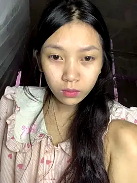 Snapshot of linh-lan1 chatting on 30, 10, 2025 linh-lan1 online show from 30, 10, 2025