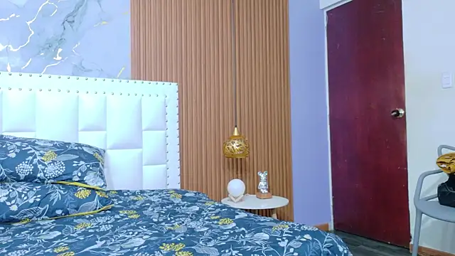 Snapshot of chubbykinkyygirl chatting on 4, 11, 2025 chubbykinkyygirl online show from 4, 11, 2025