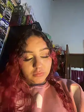 Snapshot of atennea_diiossa chatting on 12, 11, 2025 atennea diiossa online show from 12, 11, 2025