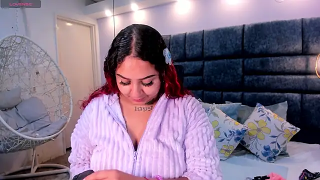 Snapshot of atennea_diiossa chatting on 3, 12, 2025 atennea diiossa online show from 3, 12, 2025