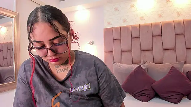 Snapshot of atennea_diiossa chatting on 16, 12, 2025 atennea diiossa online show from 16, 12, 2025