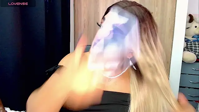 Sofiabigcock22 online show from 6, 1, 2026