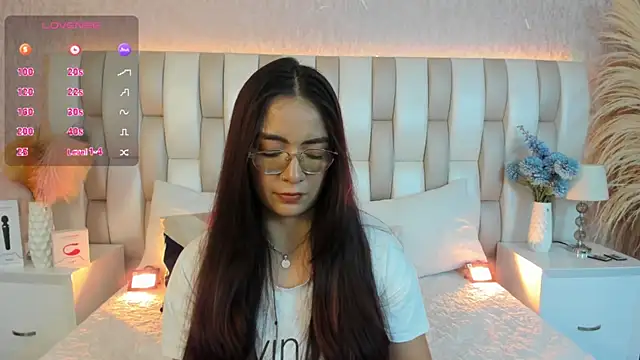 Ari lynn  online show from 19, 11, 2025