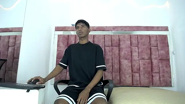 Mick storm online show from 5, 3, 2026