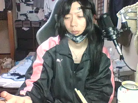 Snapshot of harinyanxxx chatting on 21, 10, 2025 harinyanxxx online show from 21, 10, 2025