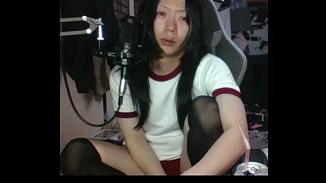 Snapshot of harinyanxxx chatting on 28, 11, 2025 harinyanxxx online show from 28, 11, 2025