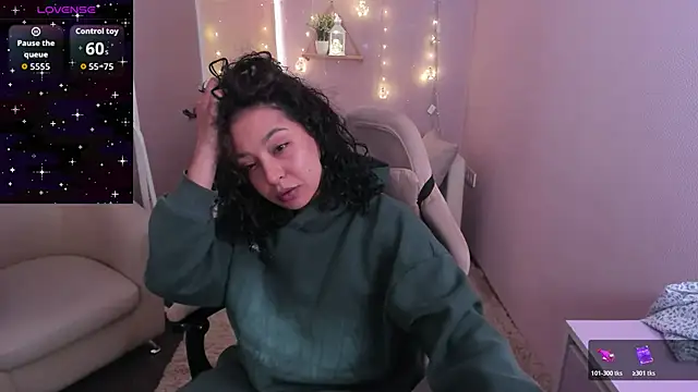 Snapshot of Aisha_Goldstein chatting on 13, 3, 2026 Aisha Goldstein online show from 13, 3, 2026