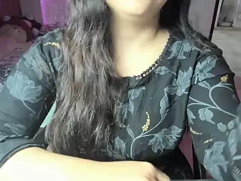 Snapshot of Divya68 chatting on 18, 11, 2025 Divya68 online show from 18, 11, 2025