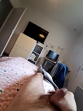 Snapshot of nico33000a chatting on 15, 12, 2025 nico33000a online show from 15, 12, 2025