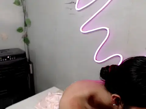 miatrixs online show from 27, 3, 2026