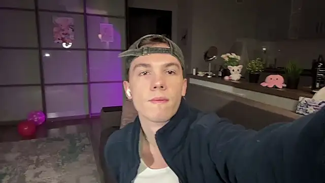 Snapshot of Jeremy1Scott chatting on 25, 11, 2025 Jeremy1Scott online show from 25, 11, 2025