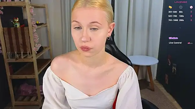 Snapshot of lovedrope chatting on 25, 11, 2025 lovedrope online show from 25, 11, 2025