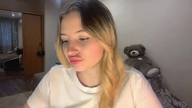 Snapshot of VictoriaMystery chatting on 15, 10, 2025 VictoriaMystery online show from 15, 10, 2025