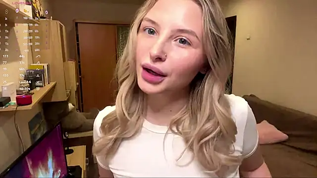 Snapshot of VictoriaMystery chatting on 20, 11, 2025 VictoriaMystery online show from 20, 11, 2025