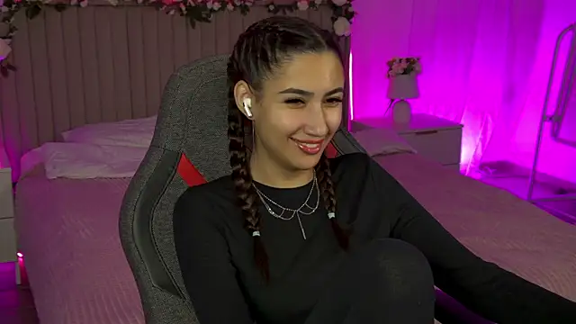 RebeckaThornton online show from 19, 11, 2025