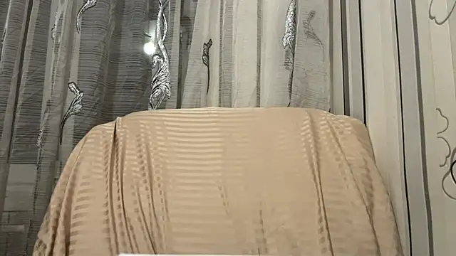 Snapshot of DaisyMolly chatting on 14, 11, 2025 DaisyMolly online show from 14, 11, 2025