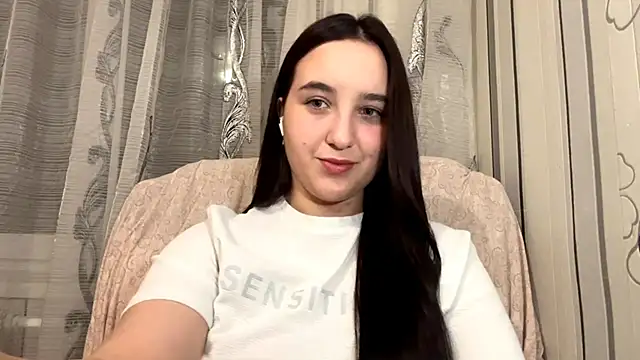 Snapshot of DaisyMolly chatting on 20, 11, 2025 DaisyMolly online show from 20, 11, 2025