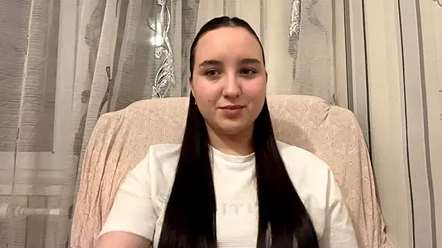 Snapshot of DaisyMolly chatting on 25, 11, 2025 DaisyMolly online show from 25, 11, 2025