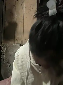 Linh-xxx online show from 4, 3, 2026