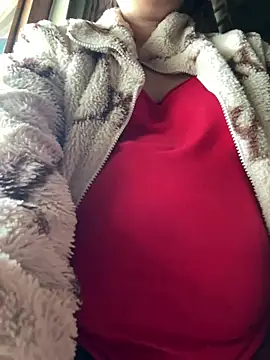 Linh-xxx online show from 10, 3, 2026