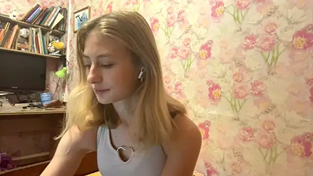 Snapshot of AmeliLia chatting on 18, 12, 2025 AmeliLia online show from 18, 12, 2025