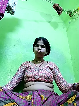 Snapshot of Karishma_cute chatting on 15, 10, 2025 Karishma cute online show from 15, 10, 2025