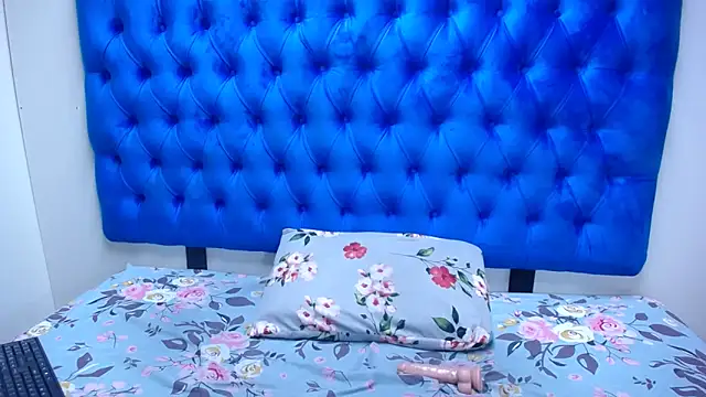 Snapshot of Amberdiamondmmm chatting on 23, 11, 2025 Amberdiamondmmm online show from 23, 11, 2025