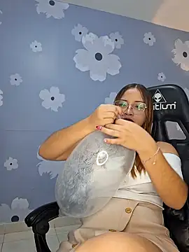 Snapshot of merida_06 chatting on 2, 12, 2025 merida 06 online show from 2, 12, 2025