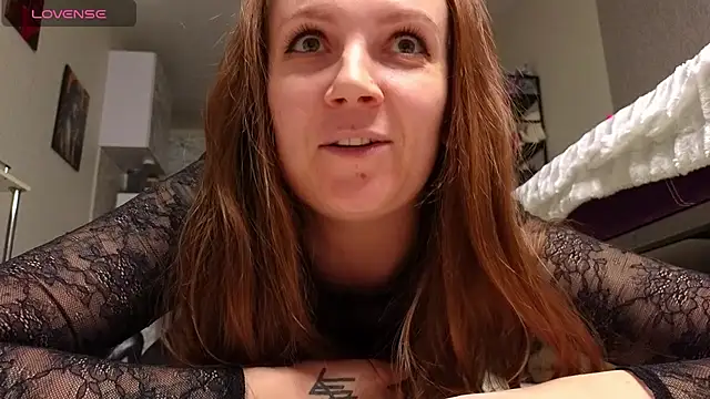 Amy  Leee  online show from 23, 3, 2026