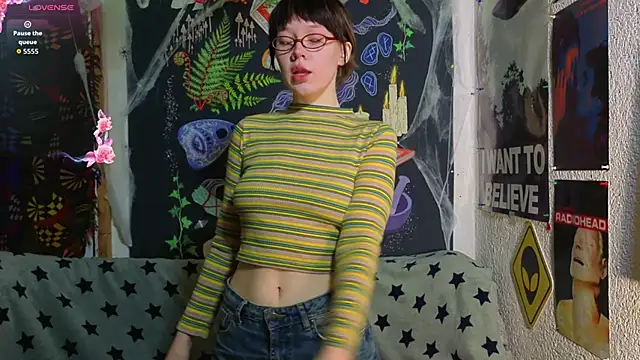 Snapshot of ReincarnatedAngel chatting on 16, 11, 2025 ReincarnatedAngel online show from 16, 11, 2025