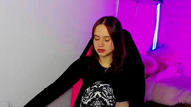 Emily Lindey online show from 20, 12, 2025